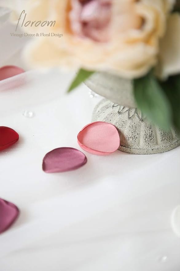 Floroom 300pcs Rose Petals Elegant Maroon Faux Silk Flower Petals for Wedding Flower Girl Basket Aisle Scatter Sweetheart Table Centerpieces Party Confetti Bridal Shower Romantic Night Home Decoration