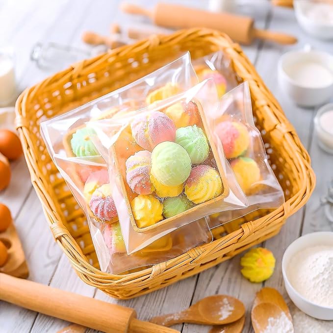 PigPotParty 4''x 4" Clear Plastic Cellophane Gift Wrap Bags, 100 Pcs Small Self Sealing Cookie Bags for Gift, Party favor, Candy, Treat, Goodies, Snack, Self Adhesive Resealable