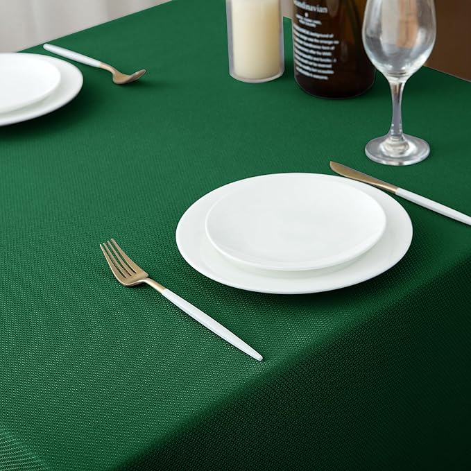 Biscaynebay Textured Fabric Christmas Tablecloths Rectangle 60x84 Inches, Hunter Green Water Resistant Spill Proof Tablecloths for Dining, Kitchen, Wedding and Parties, etc Machine Washable